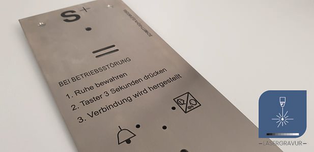 Frontplatte aus Aluminium mit Lasergravur